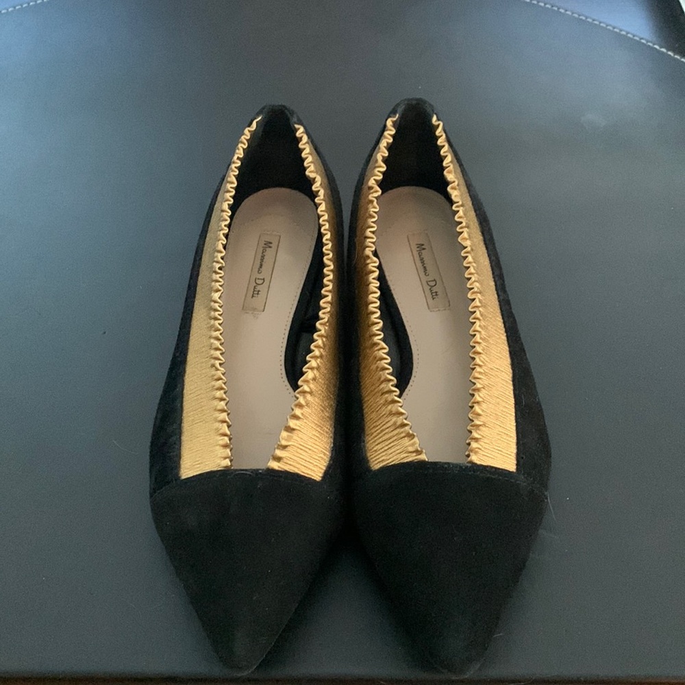 Women: Massimo Dutti Flats with Gold Accent (Size 37)